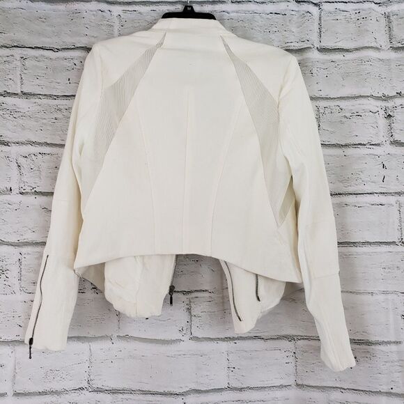 Blank NYC Mesh Detail Crepe Jacket in Windy City - Picture 6 of 8